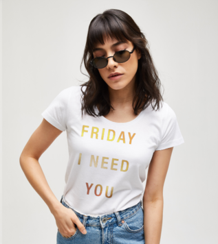 I Need You Friday Tişört