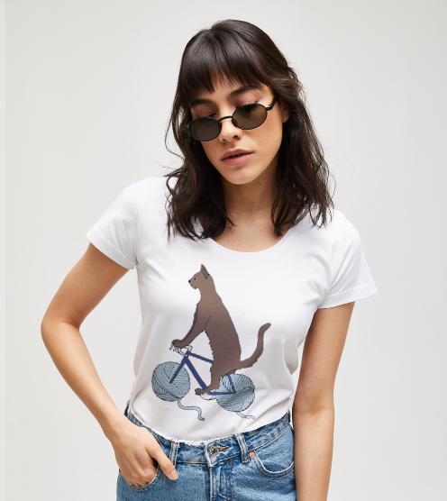 Bisiklet-yumagi-beyaz-kadin-tshirt-kadin-tshirt-tasarla-on3